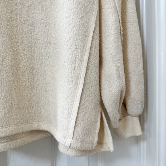 Urban Outfitters UO Lillu V-Neck Pullover Top Cozy Sweater Oversize Cream Small - Picture 5 of 10